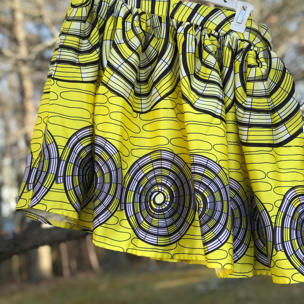 flirty patterned mini skirt